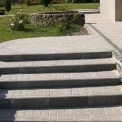 Бордюр-поребрик тротуарный 200х60 мм черный L 50 см 00044 Бордюр-поребрик тротуарный 200х60 мм черный L 50 см 00044
